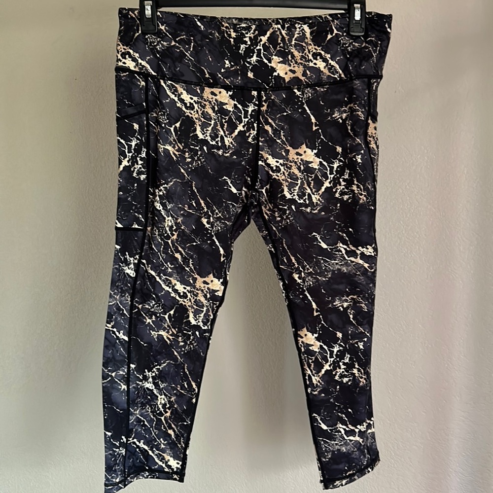 Constantly Varied Gear marble capris. Size XXL.